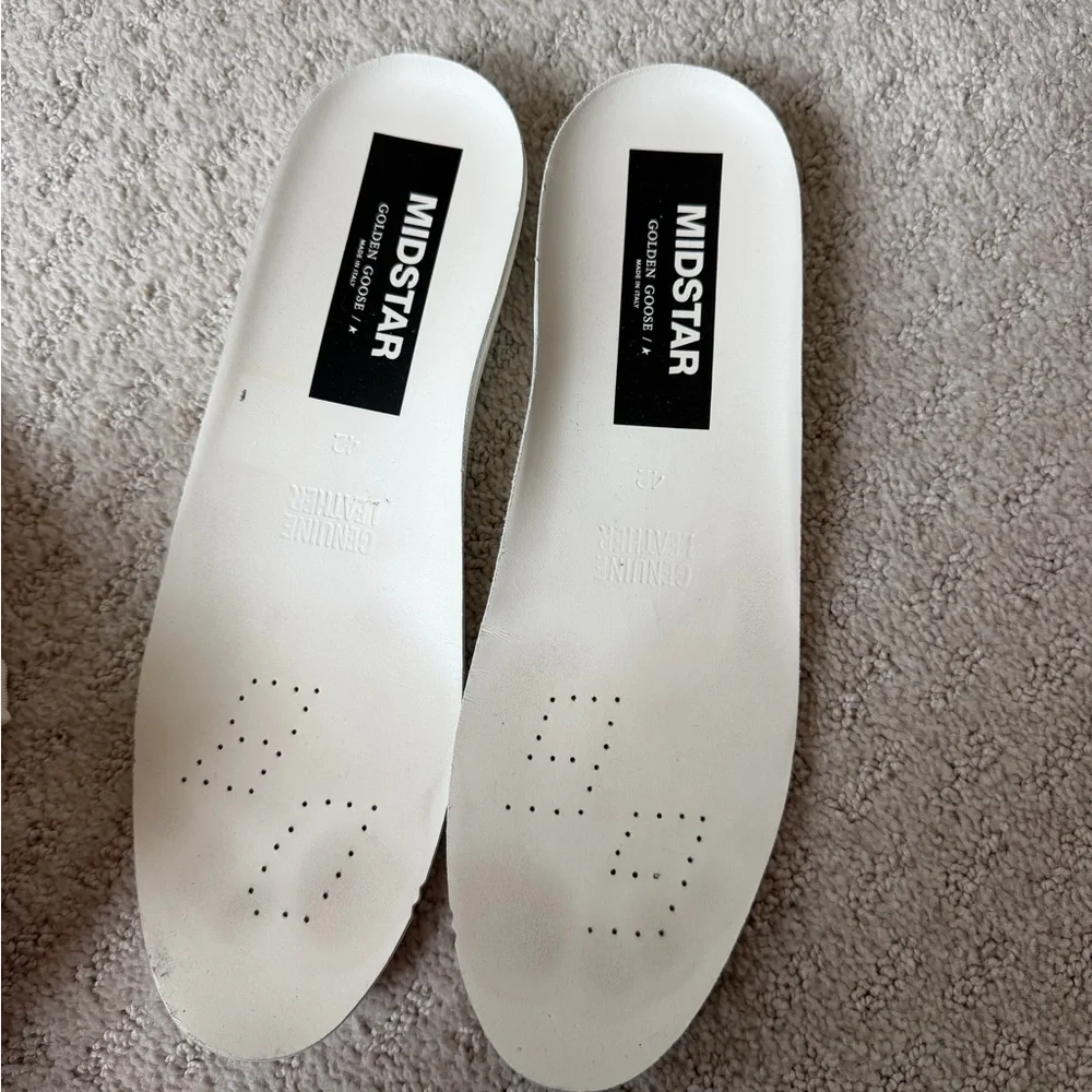 Nearly New Golden Goose Men's Mid Star white with black star 🖤 - Picture 8 of 8